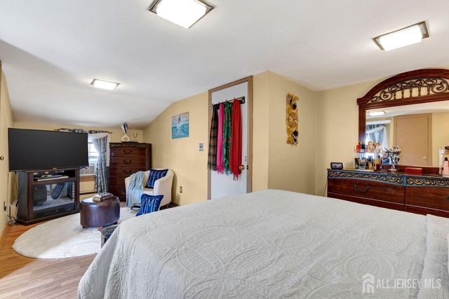 3 State Street, Carteret, NJ 07008