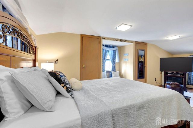 3 State Street, Carteret, NJ 07008