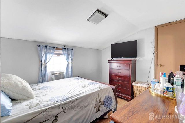 3 State Street, Carteret, NJ 07008