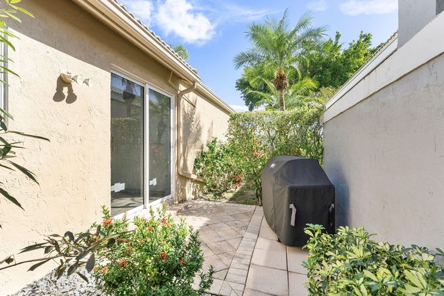 6435 Three Lakes Lane, Boynton Beach, FL 33437
