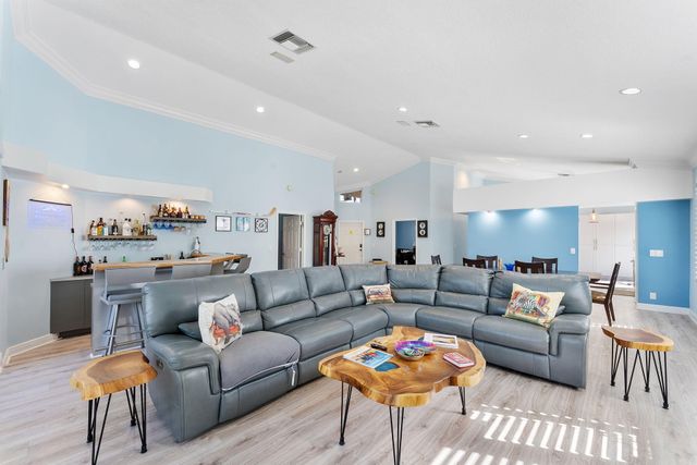 6435 Three Lakes Lane, Boynton Beach, FL 33437