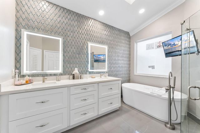 6435 Three Lakes Lane, Boynton Beach, FL 33437