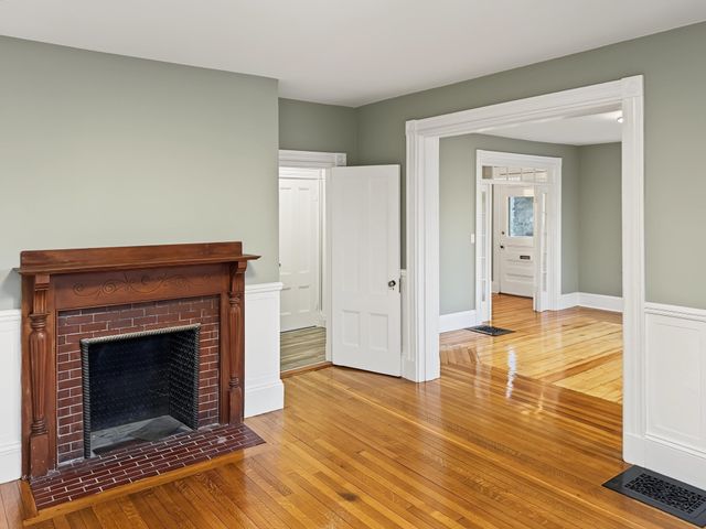 230 Orchard St, Watertown, MA 02472