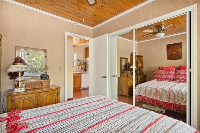 30400 Live Oak, Running Springs, CA 92382