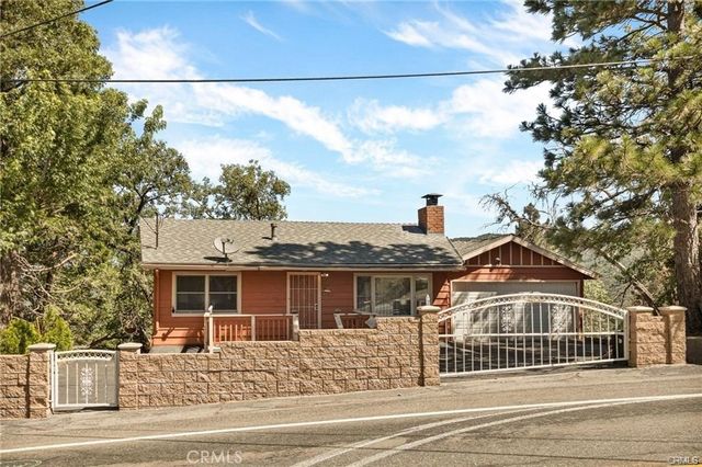 30400 Live Oak, Running Springs, CA 92382