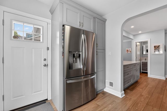93 WEST 38TH ST, Bayonne, NJ 07002