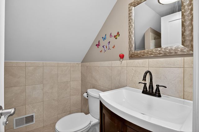 93 WEST 38TH ST, Bayonne, NJ 07002