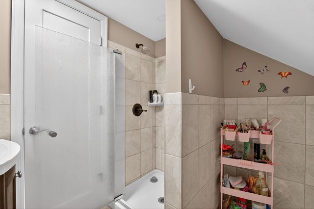 93 WEST 38TH ST, Bayonne, NJ 07002