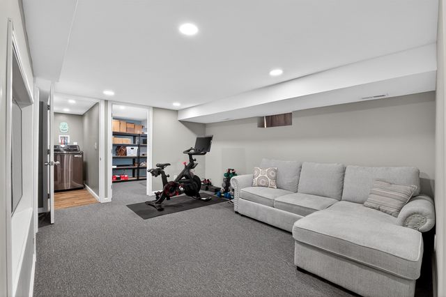 93 WEST 38TH ST, Bayonne, NJ 07002