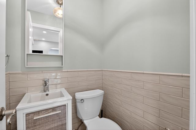 93 WEST 38TH ST, Bayonne, NJ 07002