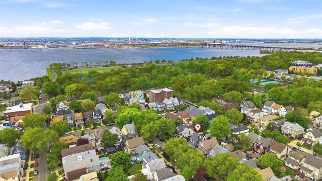 93 WEST 38TH ST, Bayonne, NJ 07002
