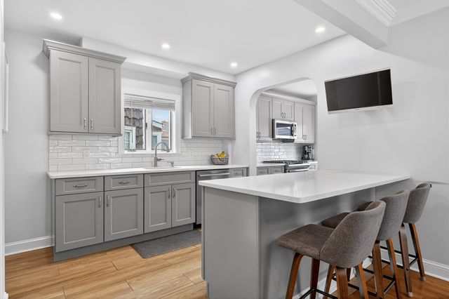 93 WEST 38TH ST, Bayonne, NJ 07002