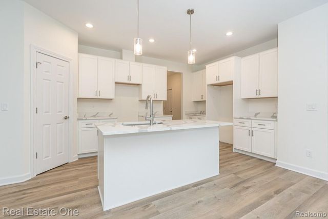 225 E Predmore Road, Oakland, MI 48363