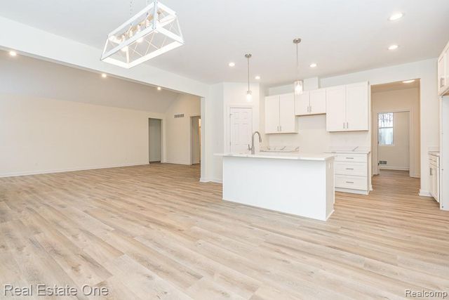 225 E Predmore Road, Oakland, MI 48363