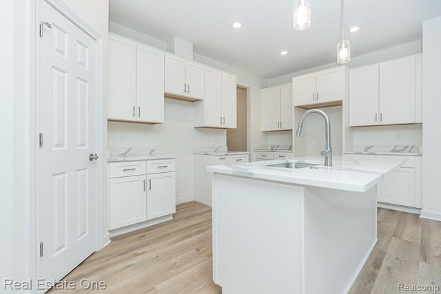 225 E Predmore Road, Oakland, MI 48363