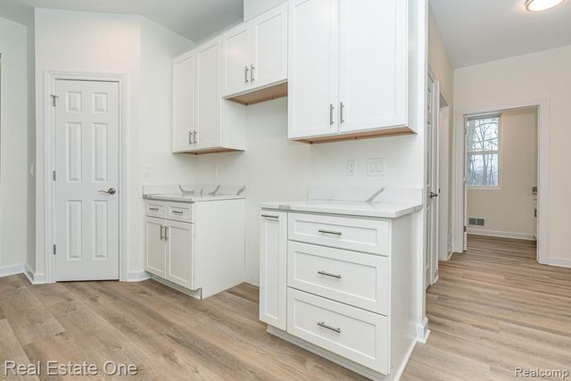 225 E Predmore Road, Oakland, MI 48363