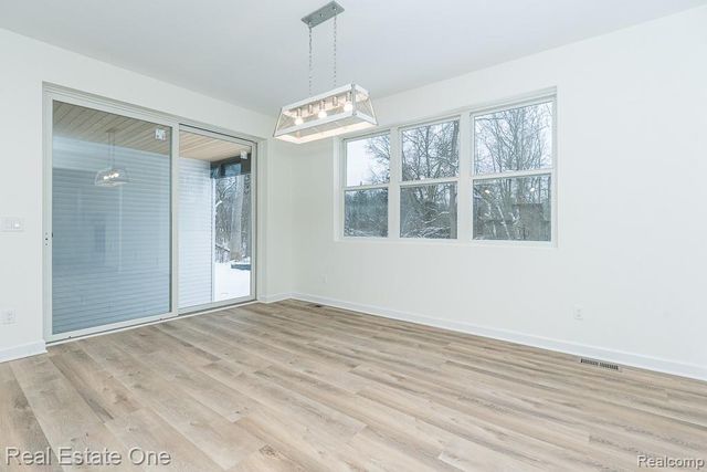 225 E Predmore Road, Oakland, MI 48363