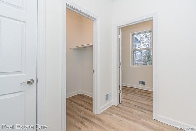 225 E Predmore Road, Oakland, MI 48363