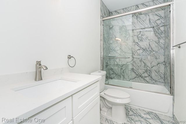 225 E Predmore Road, Oakland, MI 48363