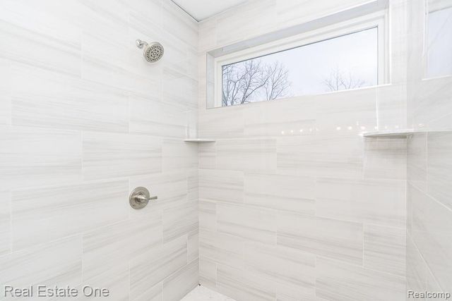 225 E Predmore Road, Oakland, MI 48363