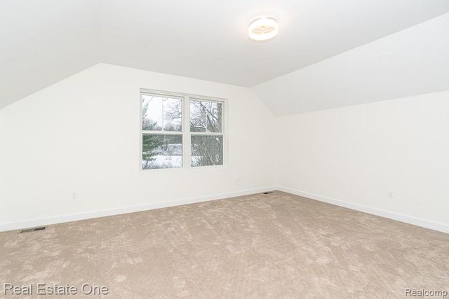 225 E Predmore Road, Oakland, MI 48363