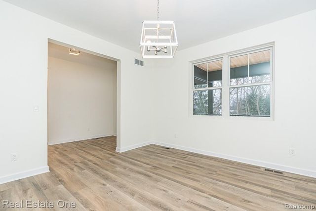 225 E Predmore Road, Oakland, MI 48363