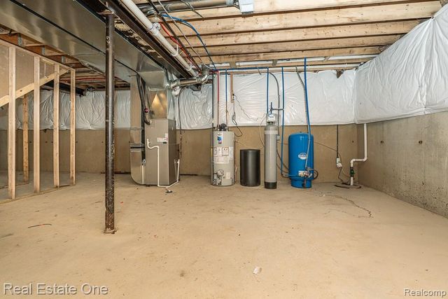 225 E Predmore Road, Oakland, MI 48363