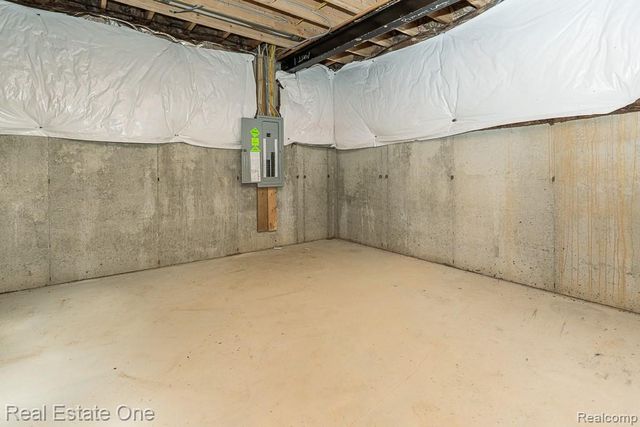 225 E Predmore Road, Oakland, MI 48363