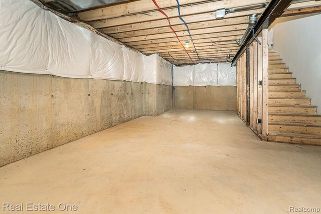 225 E Predmore Road, Oakland, MI 48363