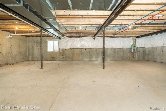 225 E Predmore Road, Oakland, MI 48363