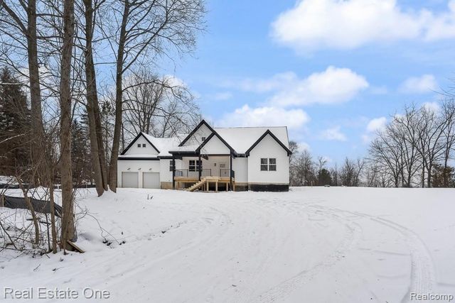 225 E Predmore Road, Oakland, MI 48363