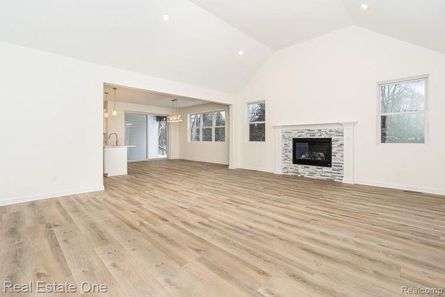 225 E Predmore Road, Oakland, MI 48363