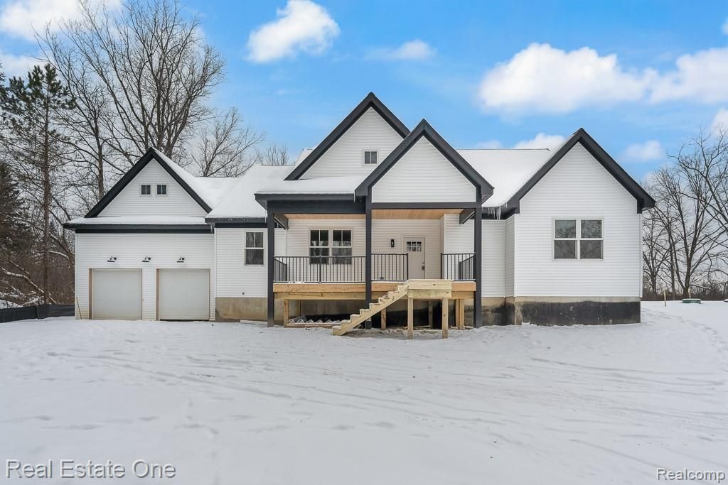 225 E Predmore Road, Oakland, MI 48363