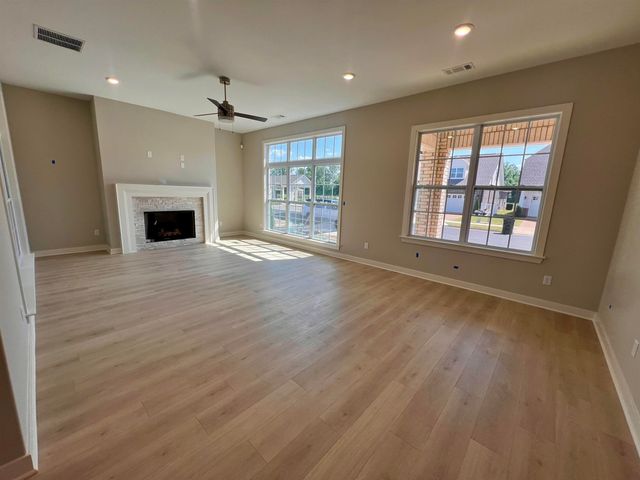 10250 LOUANNE DR, Collierville, TN 38017