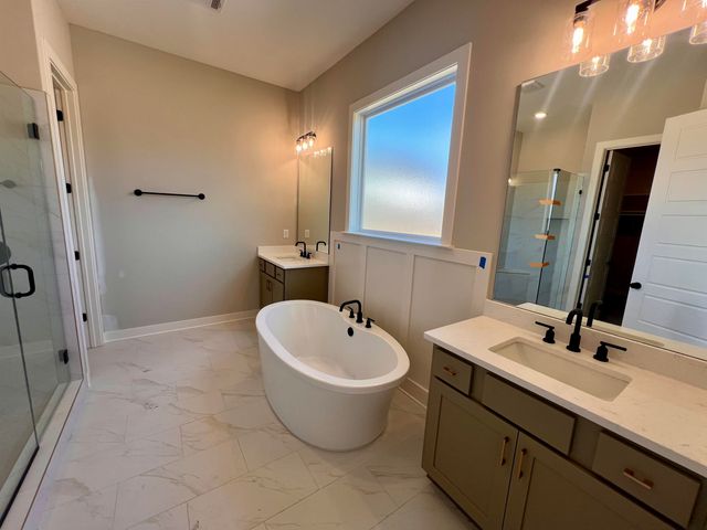10250 LOUANNE DR, Collierville, TN 38017