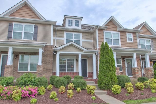 1303 Riverbrook Dr, Hermitage, TN 37076