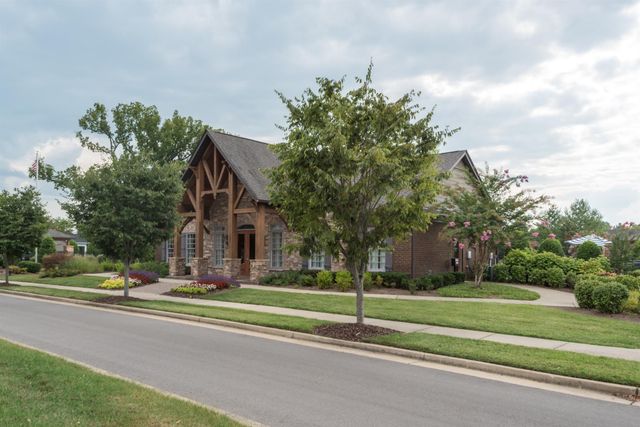 1303 Riverbrook Dr, Hermitage, TN 37076