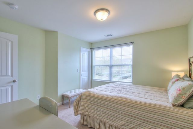 1303 Riverbrook Dr, Hermitage, TN 37076