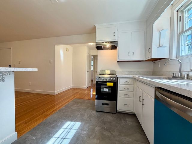 15 Park Avenue 1, Foxboro, MA 02035