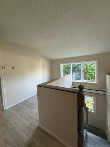 19 Crouch Street, Groton, CT 06340