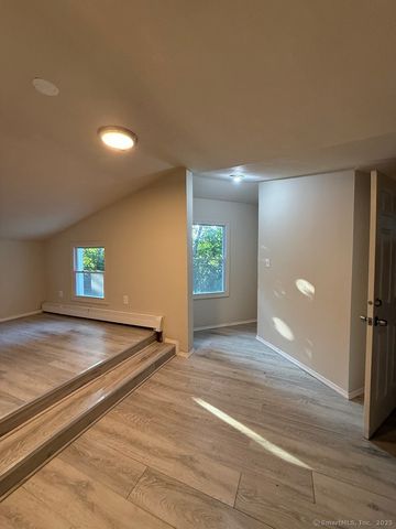 19 Crouch Street, Groton, CT 06340