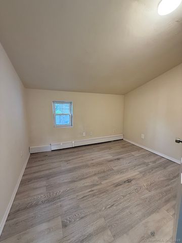 19 Crouch Street, Groton, CT 06340