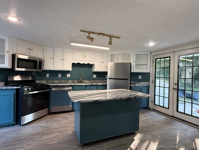 19 Crouch Street, Groton, CT 06340