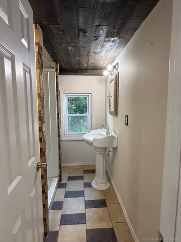 19 Crouch Street, Groton, CT 06340