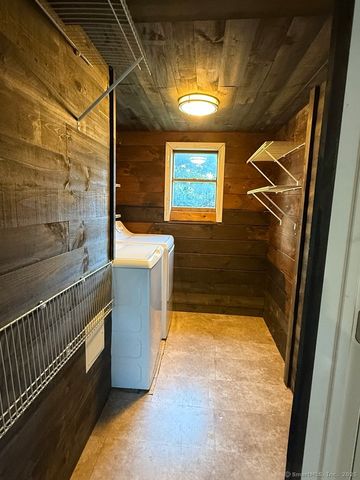 19 Crouch Street, Groton, CT 06340