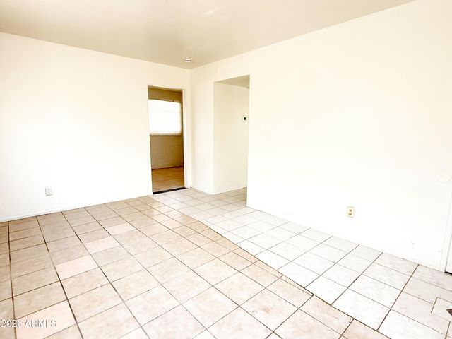 7007 S 8th Street, Phoenix, AZ 85042