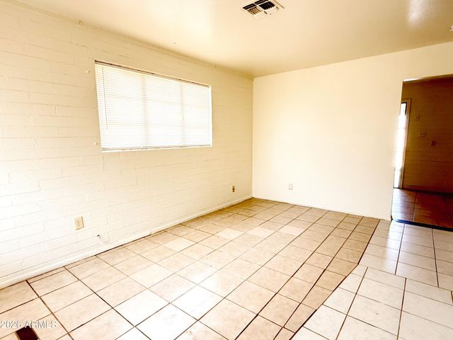7007 S 8th Street, Phoenix, AZ 85042