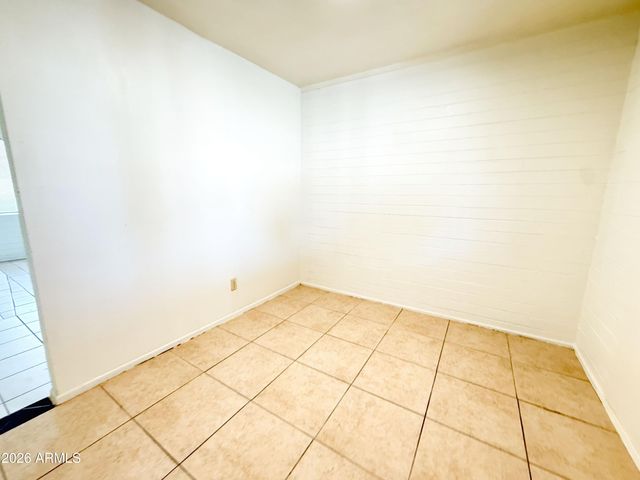7007 S 8th Street, Phoenix, AZ 85042