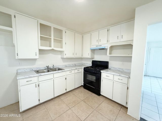 7007 S 8th Street, Phoenix, AZ 85042