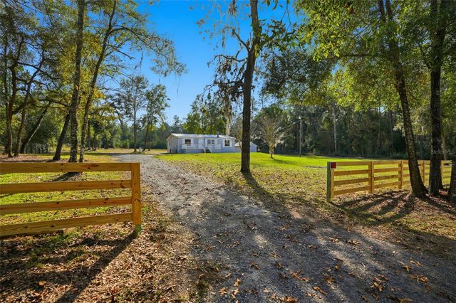 27080 HIAWATHA BOULEVARD, Brooksville, FL 34601